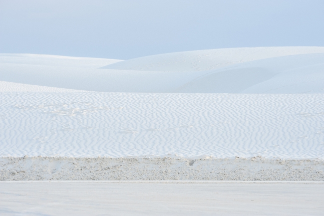 Renate Aller

Plate 79, White Sand Dunes, New Mexico, 2012

Archival pigment print

40h x 60w in

Framed: 47h x 67w in

1/5

RA032